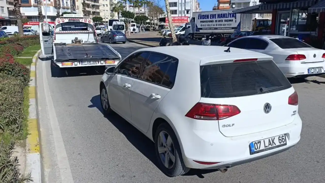 manavgatta-trafikte-6-arac-birbirine-girdi-kazada-sans-eseri-yaralanan-olmadi