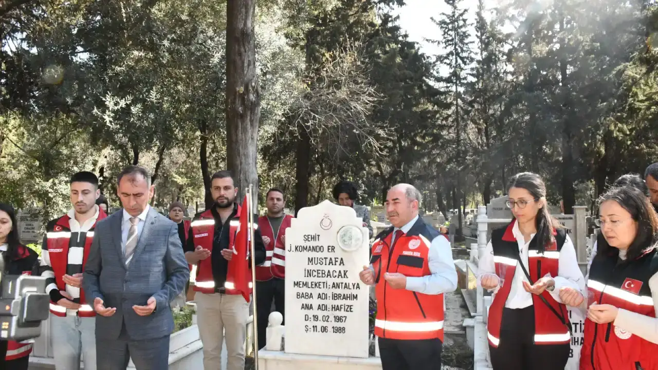 antalyadaki-sehit-kabirlerinde-hummali-calisma