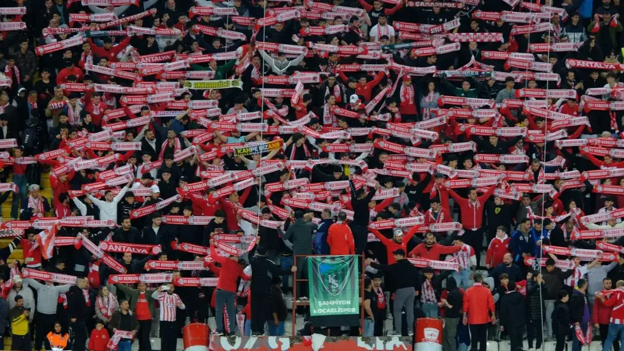 antalyaspor-taraftarlar-67