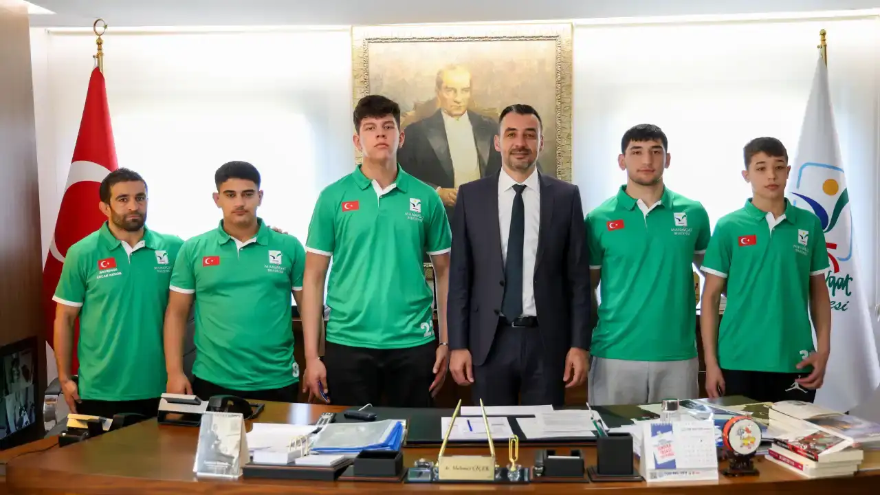 baskan-vekili-cicek-genc-sporcularimizin-her-zaman-yanindayiz