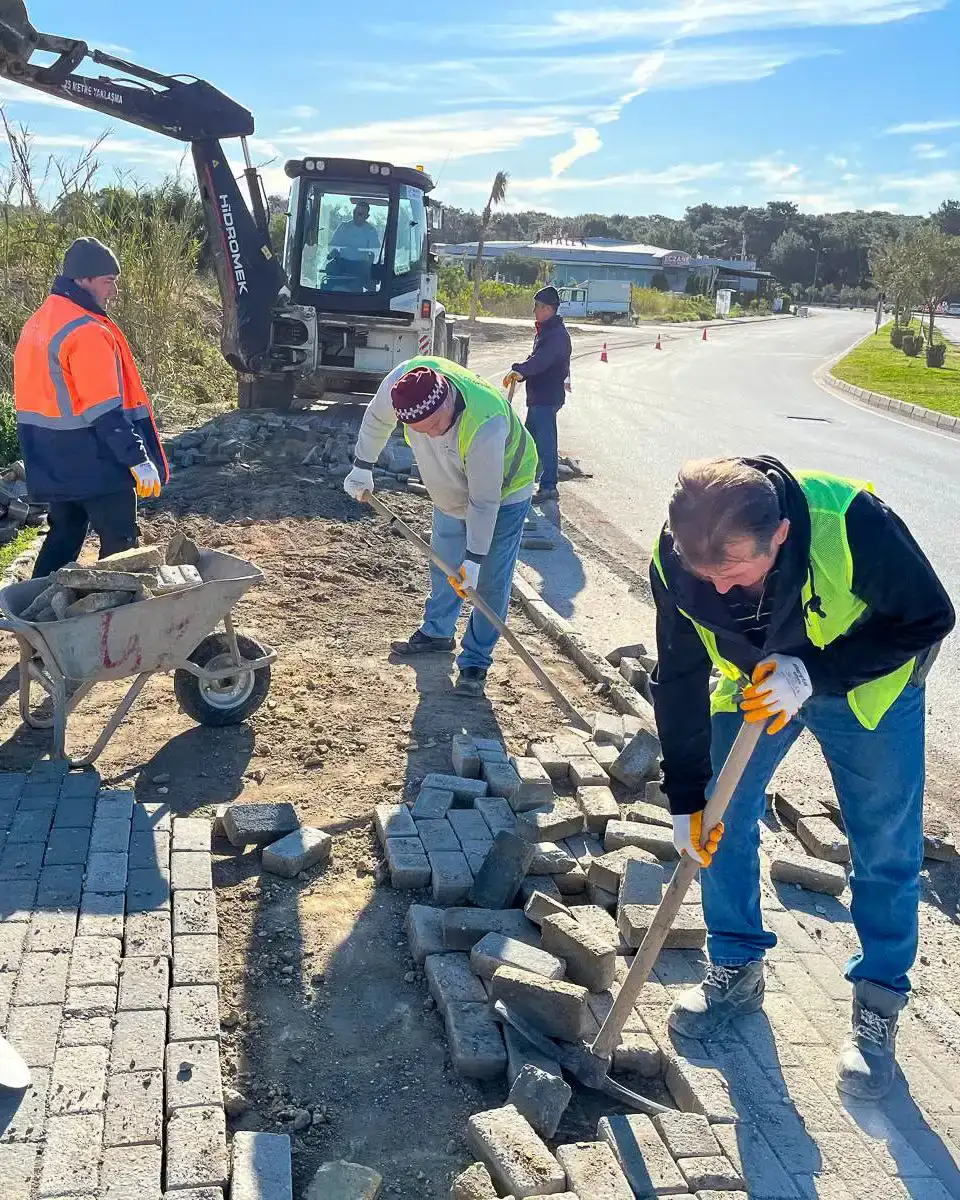 manavgat-belediyesi-altyapi-ve-drenaj-hatti-calismalarini-surduruyor