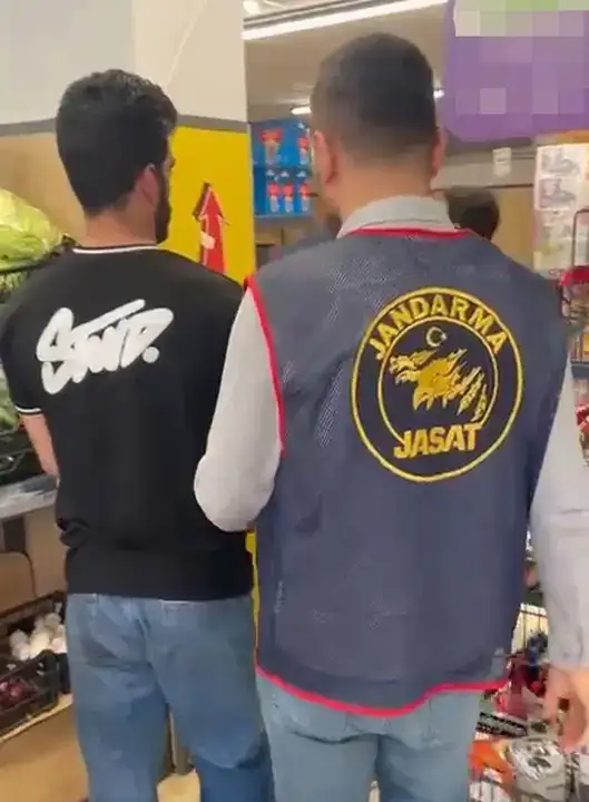 manavgatta-marketlerdeki-seri-hirsizlik-anlari-kayit-altinda