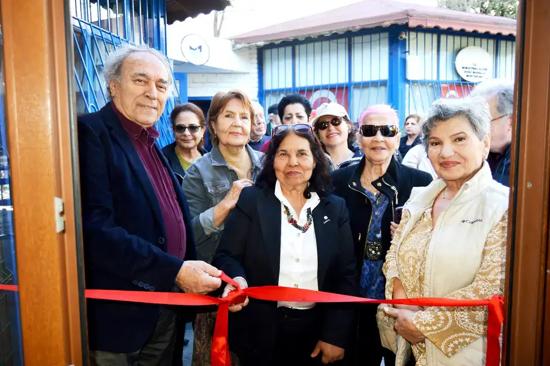 antalyali-42-sanatci-bahari-tuvallere-getirdi