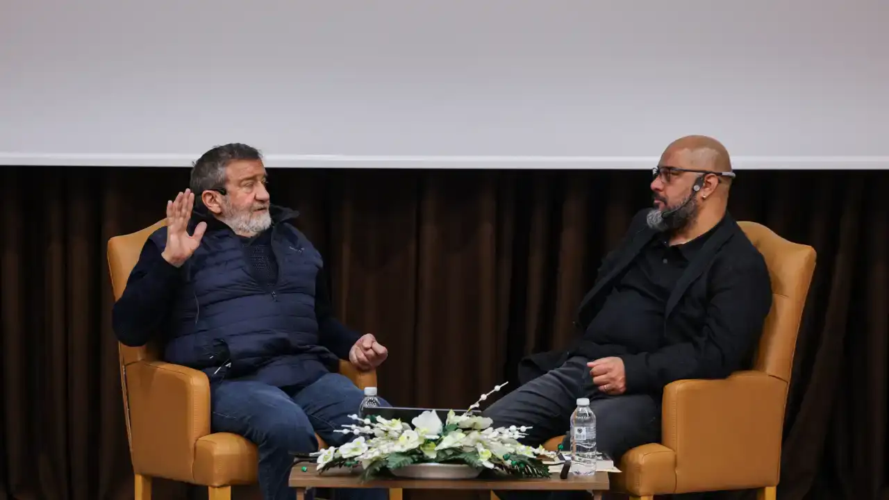 coskun-aral-akdeniz-universitesi-iletisim-fakultesinde-ogrencilerle-bulustu