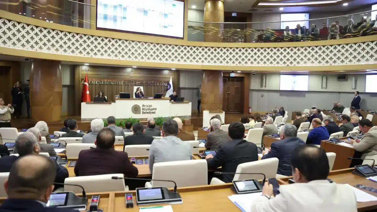 devam-meclisinde-meclis-uyesi-tartismasi