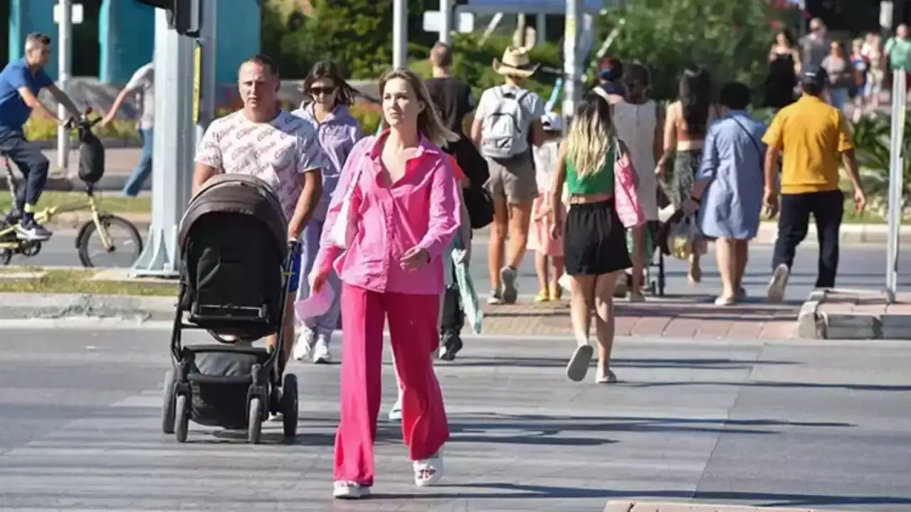 tuik-acikladi-yabancilara-konut-satisinda-antalya-ikinci-sirada