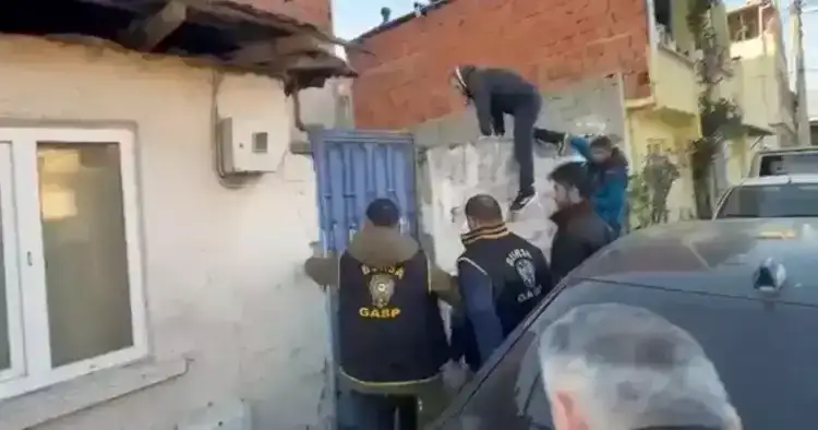 7-yillik-esaret-cop-yiginlari-arasinda-bitti