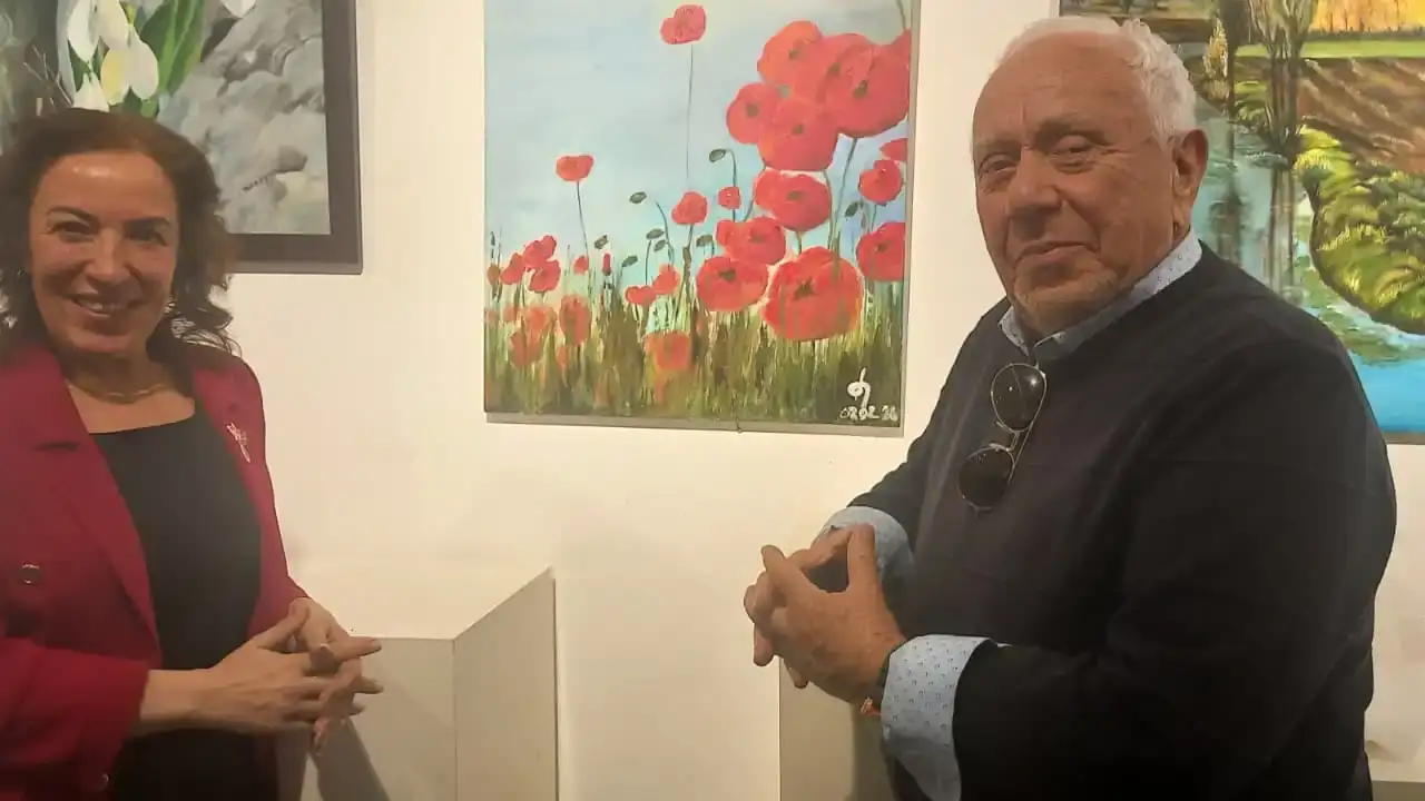 antalyali-42-sanatci-bahari-tuvallere-getirdi