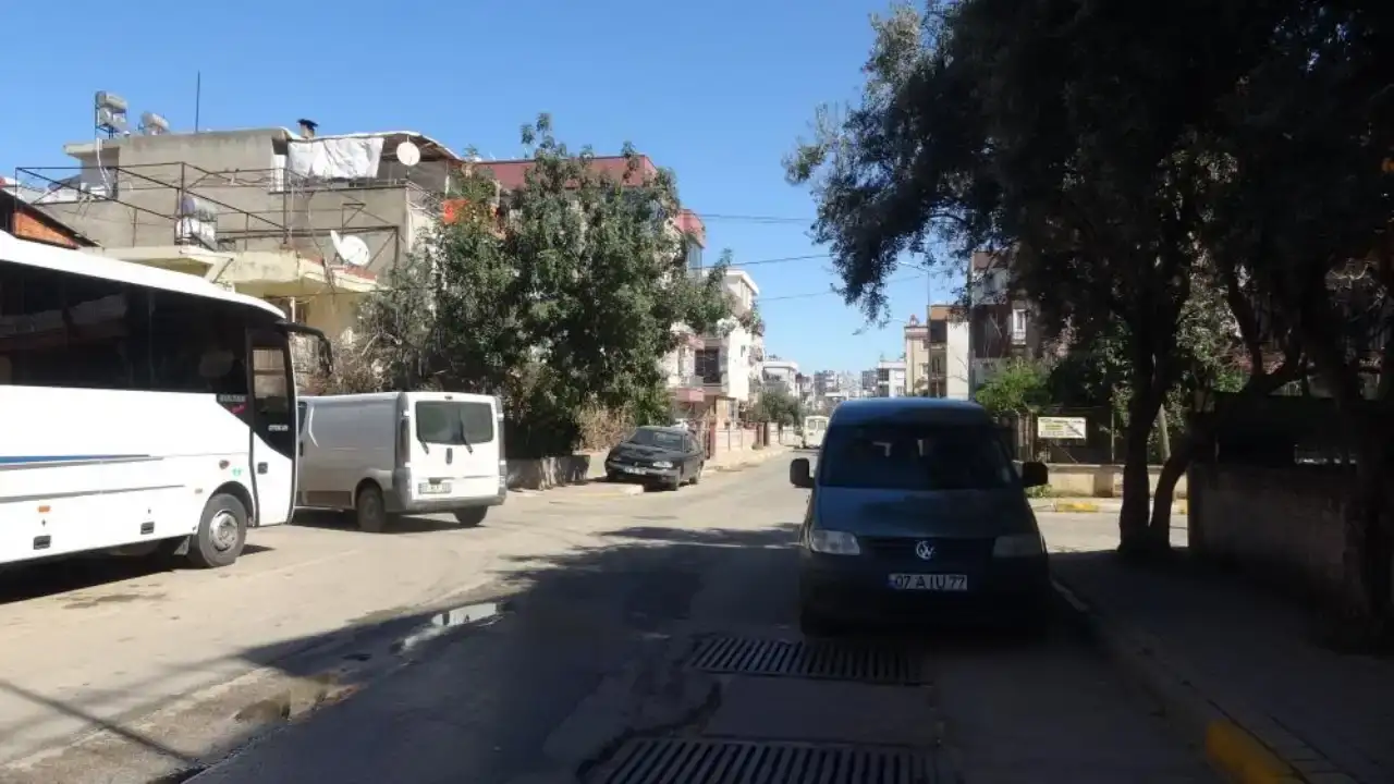 kepezde-iki-motosiklet-kavsakta-kafa-kafaya-carpisti-mahalle-sakinleri-onlem-istiyor