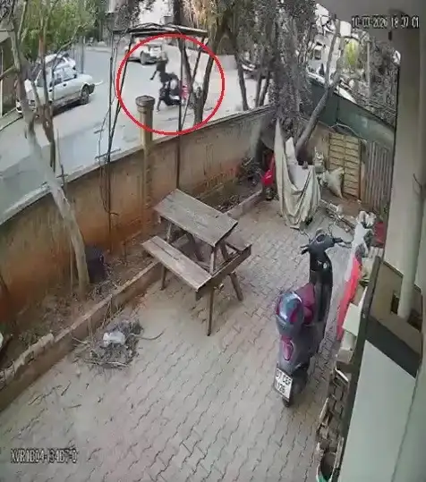 kepezde-iki-motosiklet-kavsakta-kafa-kafaya-carpisti-mahalle-sakinleri-onlem-istiyor