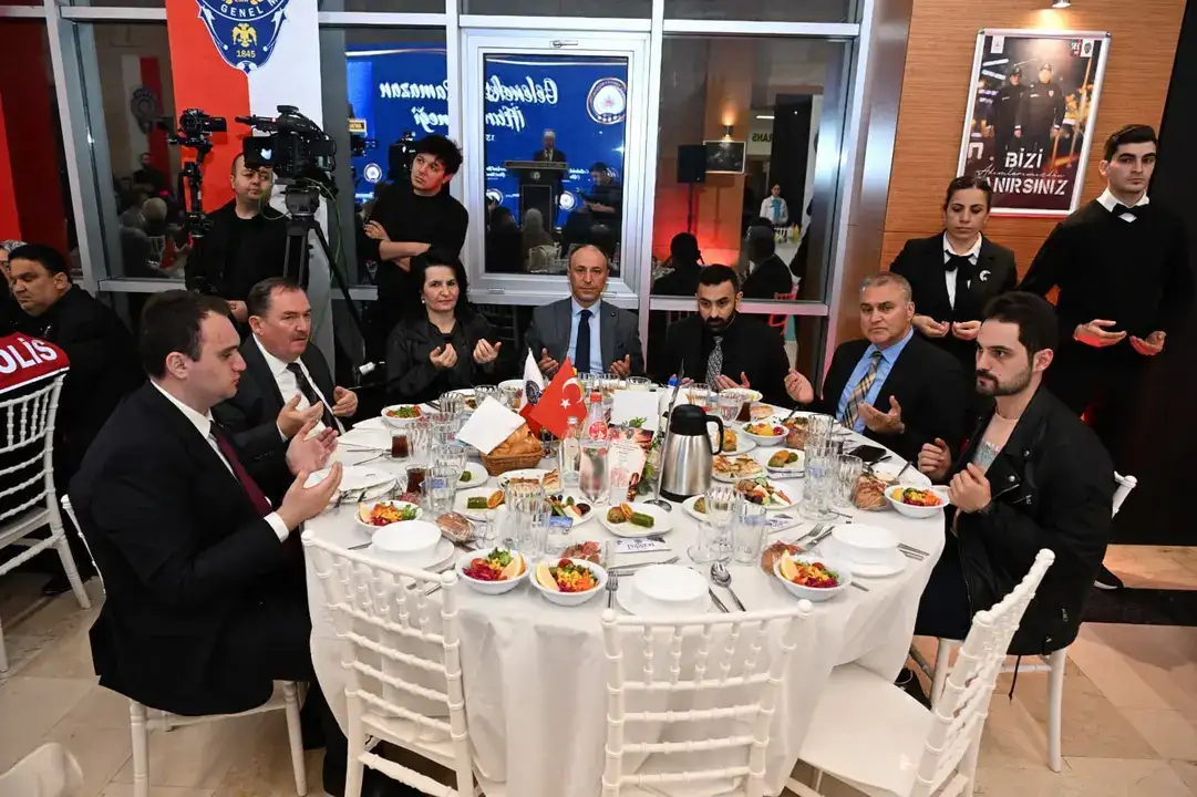 antalya-emniyeti-sehit-aileleri-ve-gazilerle-iftarda-bulustu