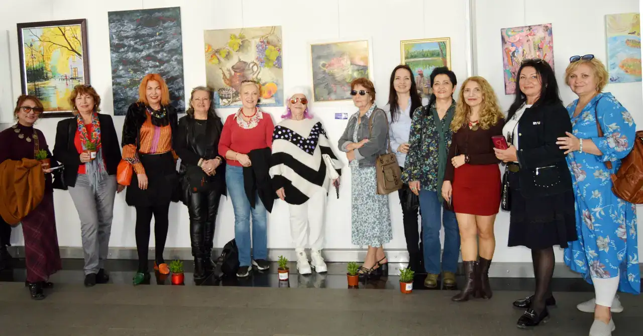 antalyada-72-kadin-sanatcidan-ozel-secki