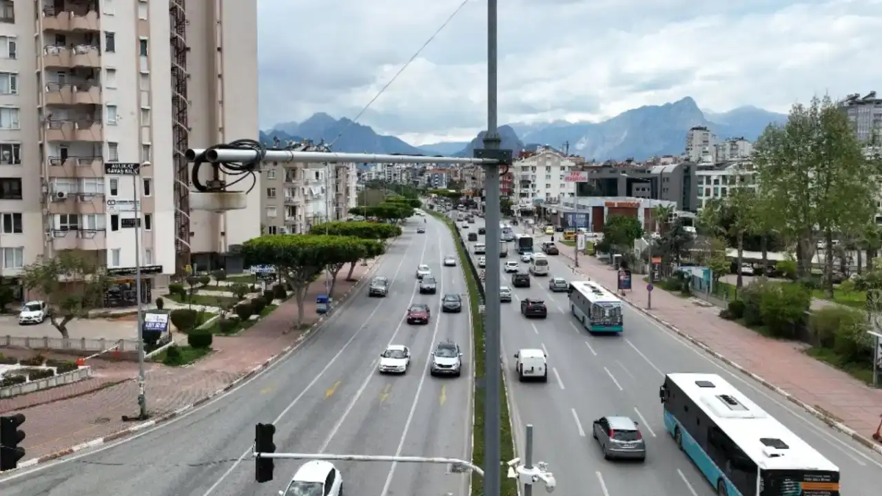 aykut-kayadan-d400-karayolu-icin-akilli-kavsak-cagrisi