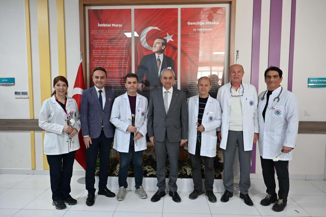 baskan-kocagozden-tip-bayraminda-saglik-calisanlarina-rengarenk-surpriz