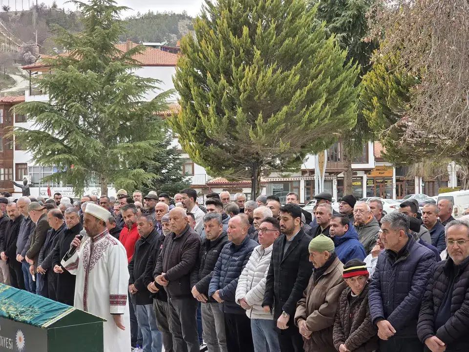 elmalida-yas-ulastirma-hizmetleri-esnaf-odasi-baskani-fatih-yilmaz-babasini-kaybetti