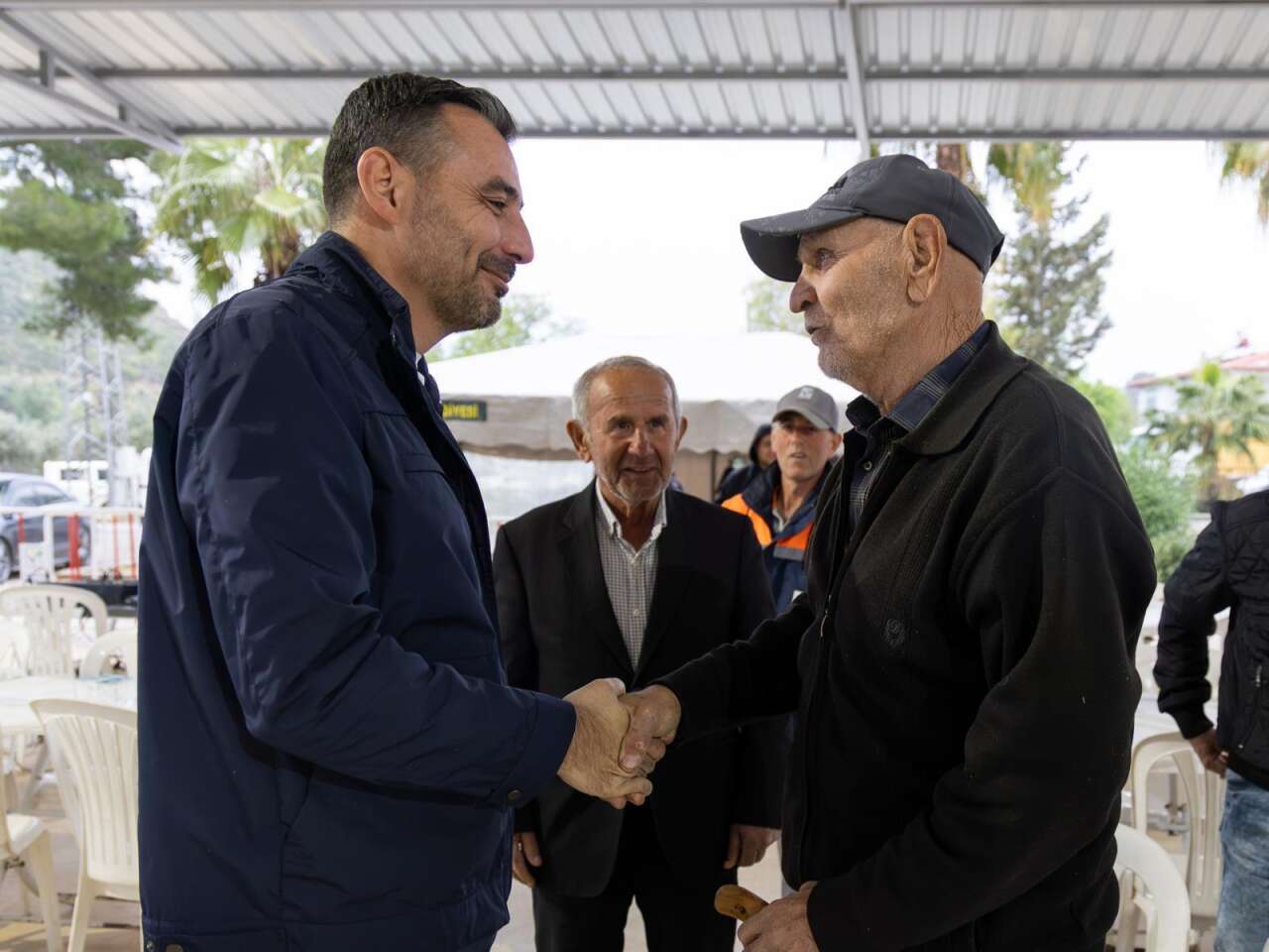 manavgatta-ramazan-bereketi-ve-tip-bayrami-heyecani-bir-arada-yasaniyor