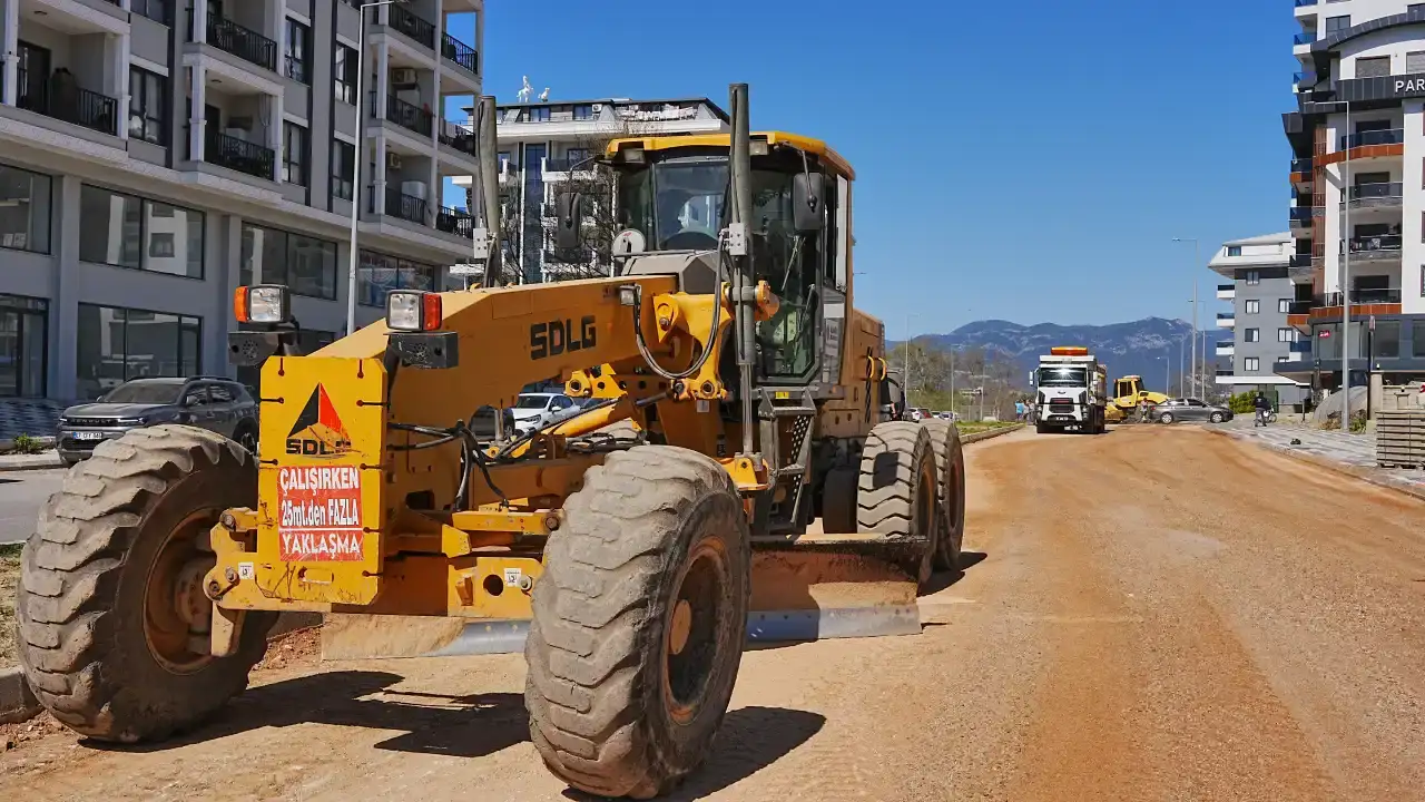 alanyanin-en-kalabalik-mahallesinde-3-kilometrelik-yol-yenilendi