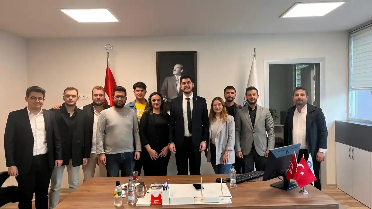 antalyanin-konustugu-isim-taylan-sanli-kimdir