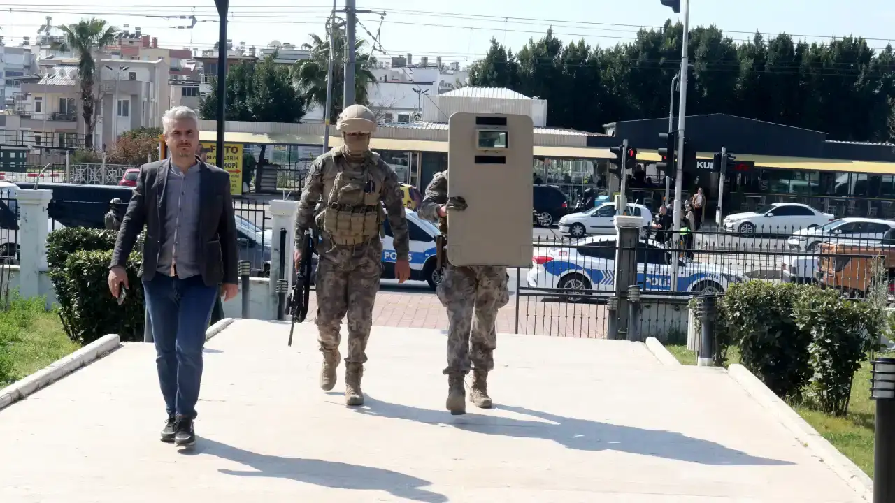 kepez-kaymakamliginda-silah-sesi-duyuldu