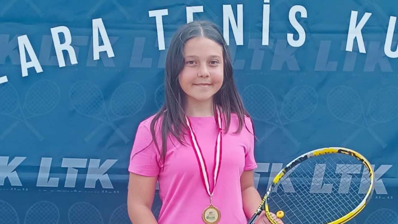 kortlarda-manavgat-ruzgari-genc-tenisciler-sampiyonluk-kursusunde