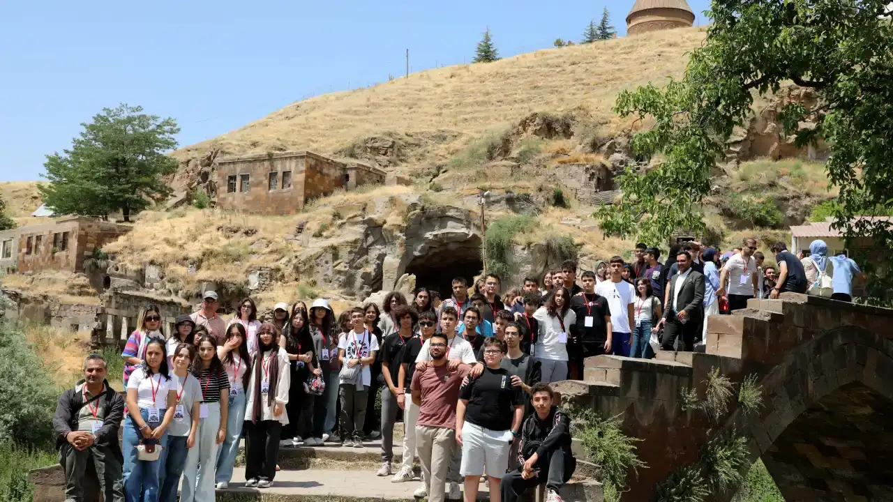 antalyadan-ahlata-tarih-koprusu