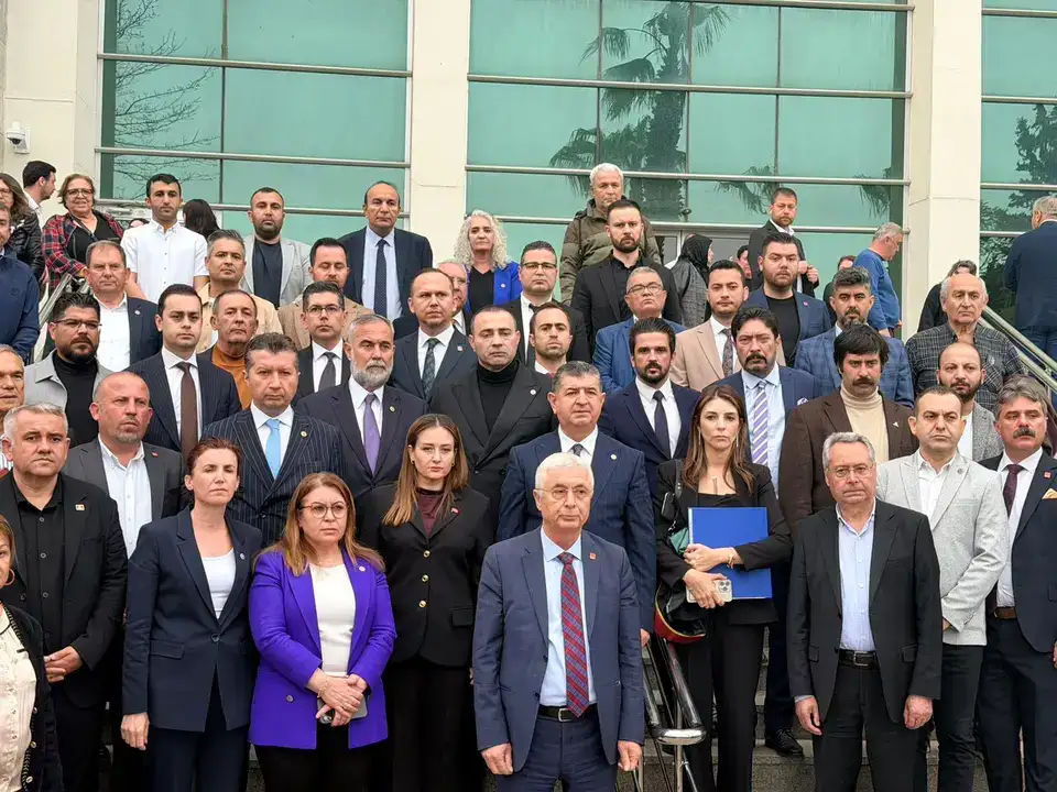 antalya-buyuksehir-davasinda-3-tahliye-muhittin-bocek-ve-oglu-tutuklu