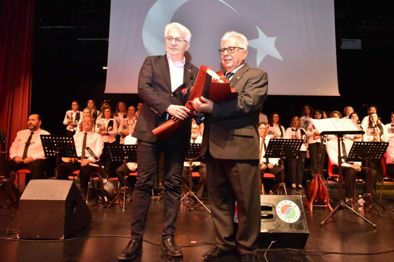 turkulerle-canakkale-destani-erdem-bayazitta-unutulmaz-gece