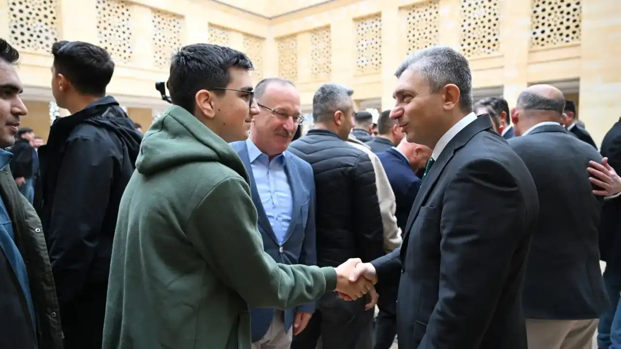 antalya-valisi-sahinden-ramazan-bayraminda-birlik-ve-dayanisma-vurgusu