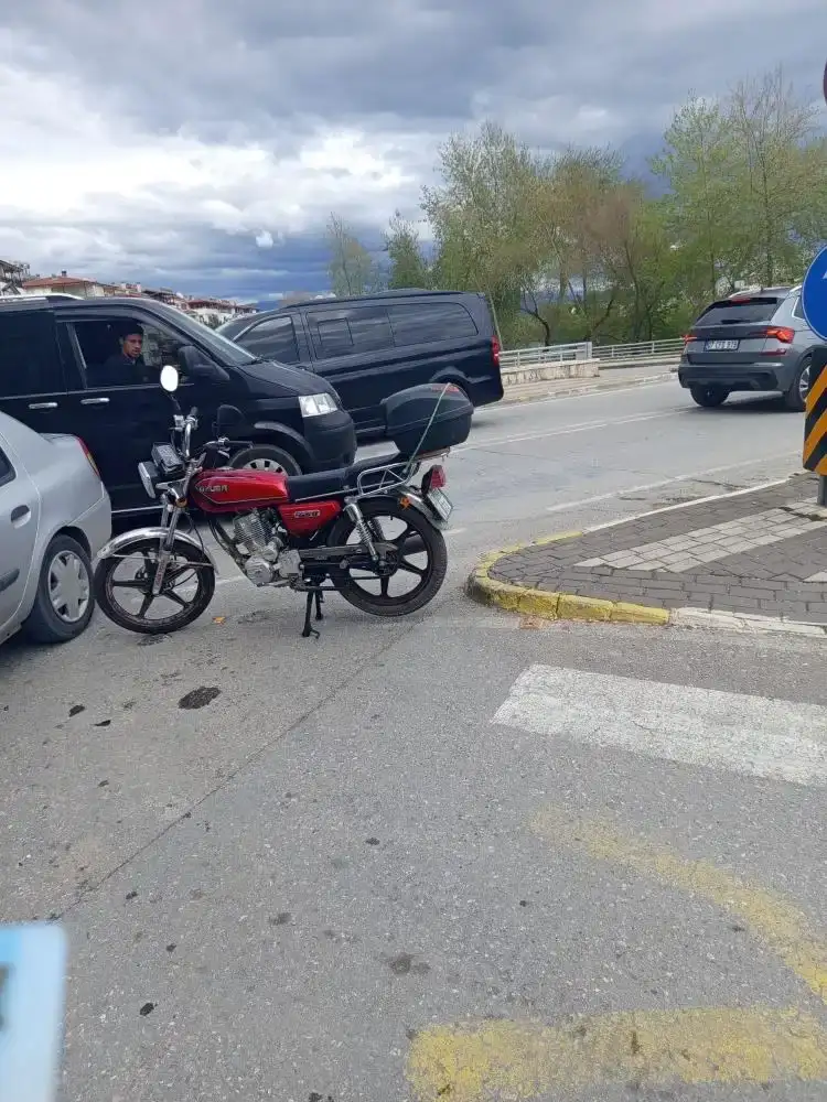 manavgatta-donus-yasagi-ihlali-kazaya-neden-oldu-2-kisi-yaralandi