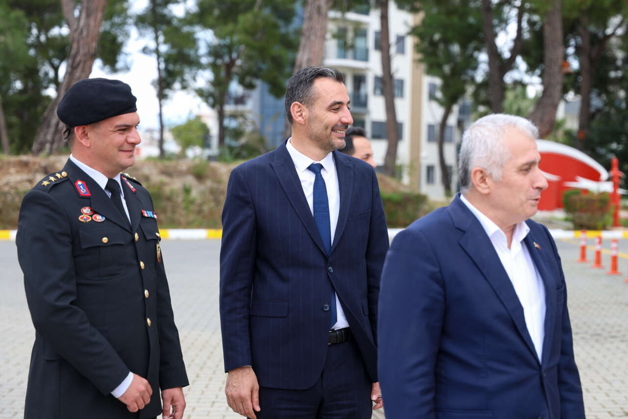 manavgatta-bayramlasma-gelenegi-protokol-ve-halk-bir-arada