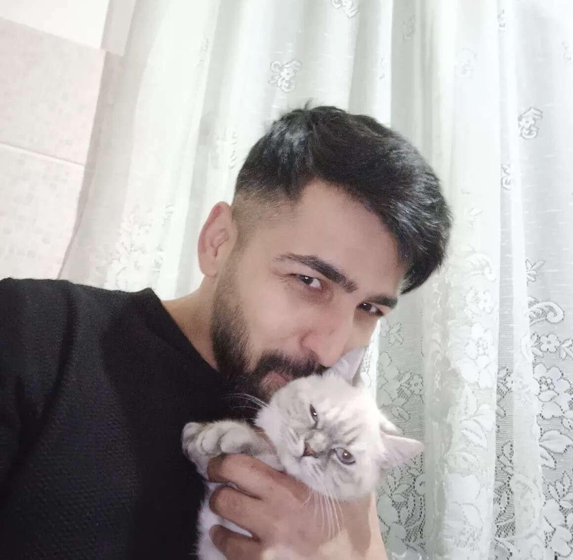 epilepsi-hastasi-genc-odasinda-hareketsiz-bulundu