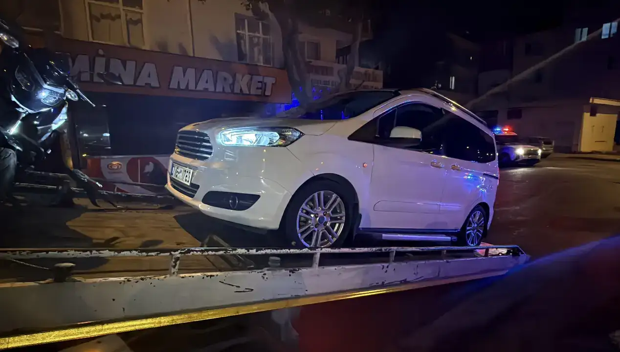 kepezde-aractan-ailesi-testten-3-uyusturucu-cikti