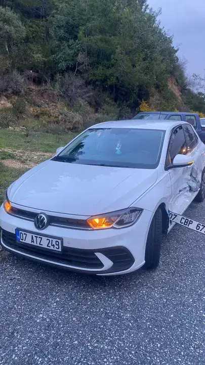 manavgatta-yagmurlu-havada-zincirleme-kaza-2-yarali