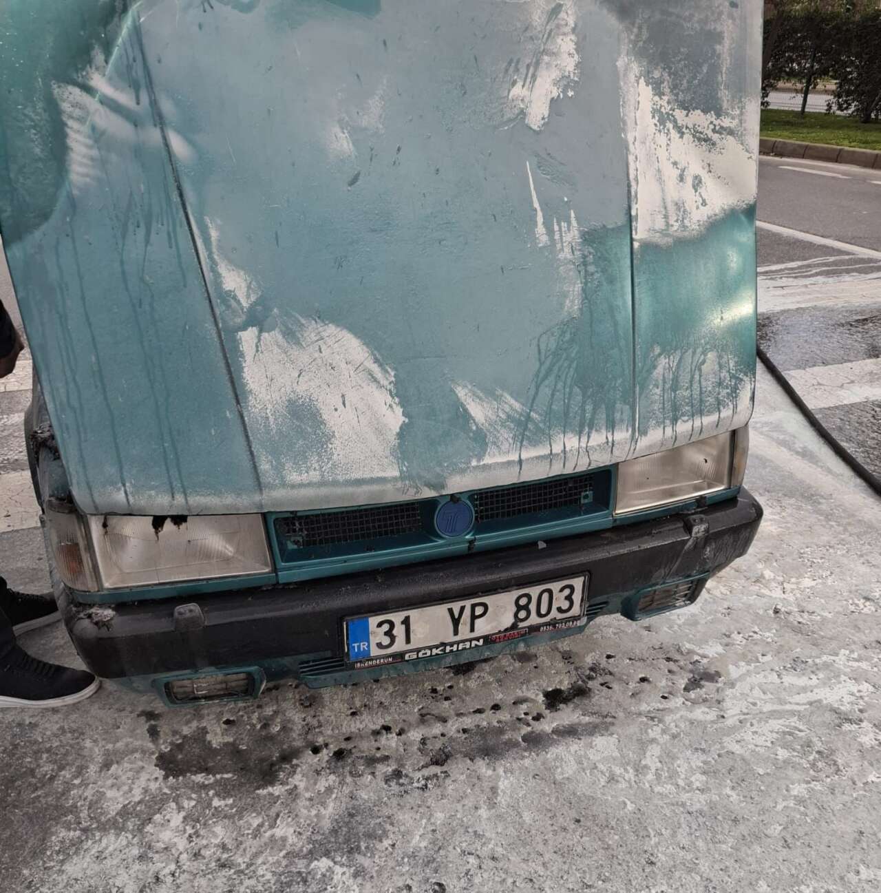 alanya-da-arac-alev-aldi