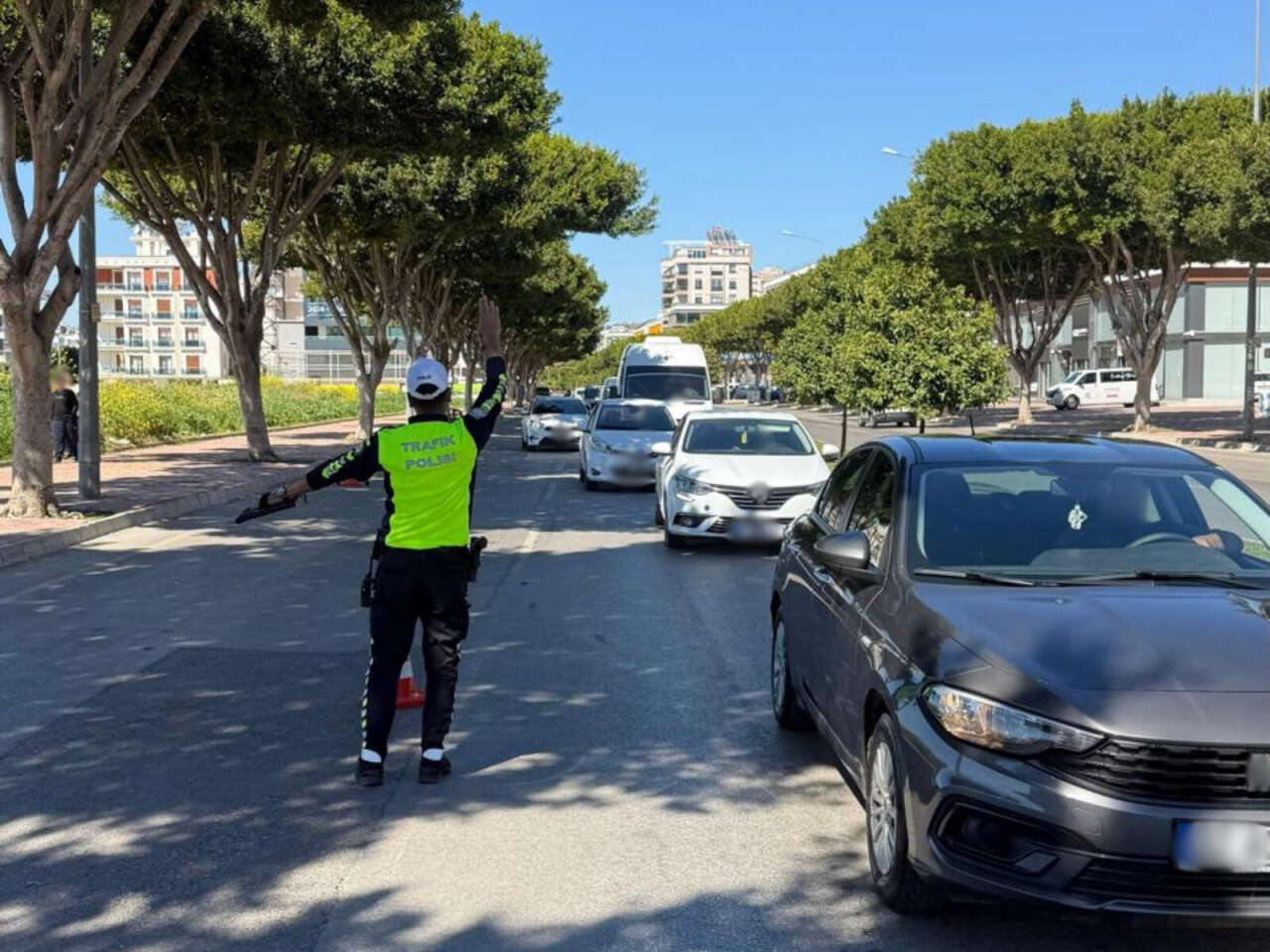 antalyada-140-bin-arac-ve-surucu-mercek-altina-alindi