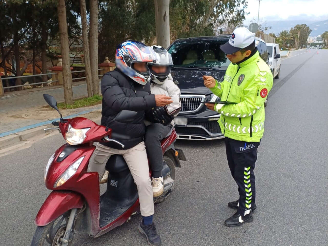 antalyada-140-bin-arac-ve-surucu-mercek-altina-alindi