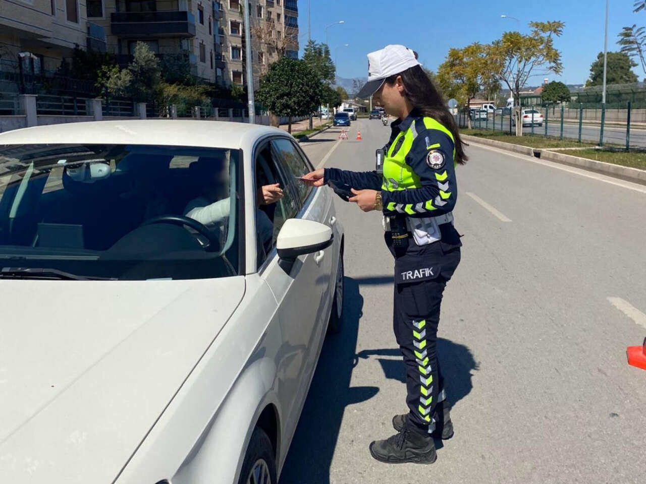 antalyada-140-bin-arac-ve-surucu-mercek-altina-alindi