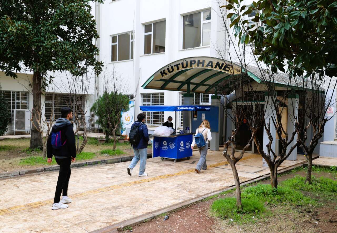 buyuksehirden-ogrencilere-sicak-corba