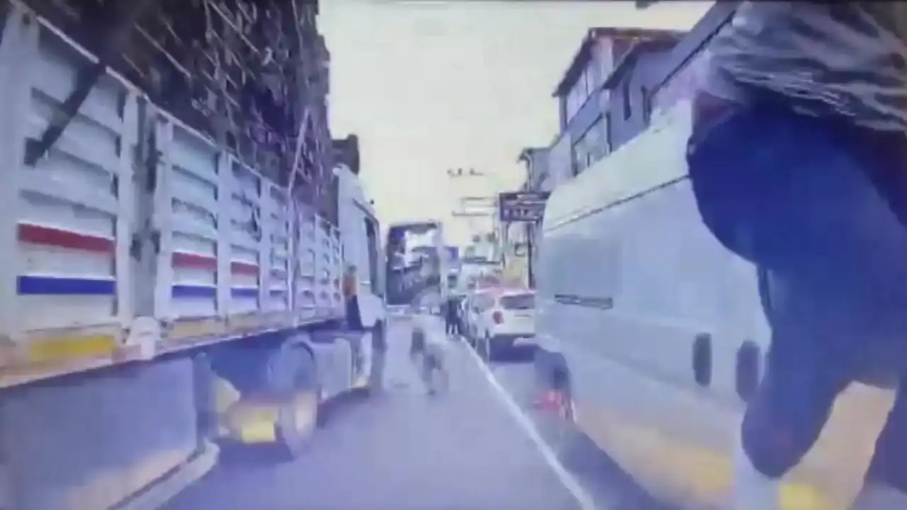 adanada-trafikte-dehset-sacan-tir-soforu-baba-ve-oglu-tutuklandi