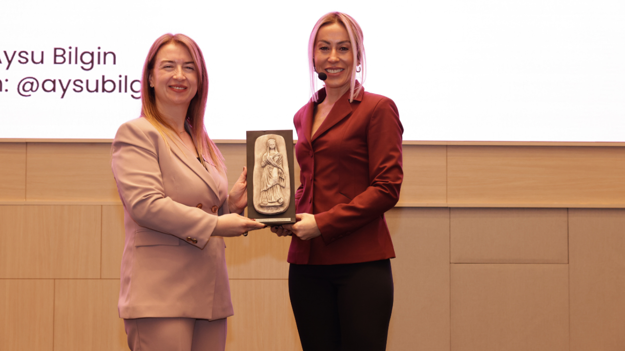 agiderden-dijital-cikartma-is-dunyasinda-gorunur-olmayan-kaybediyor