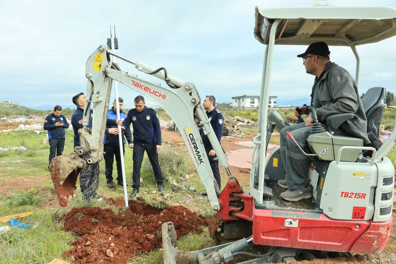 aksuda-kacak-moloz-doken-yandi-fotokapanlar-gorev-basinda