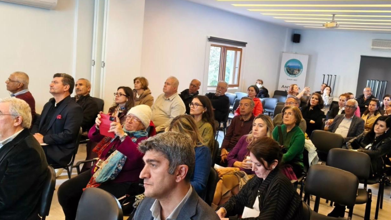 antalyada-suya-yon-veren-kadinlardan-tarihi-manifesto-liyakat-katliami-son-bulmali