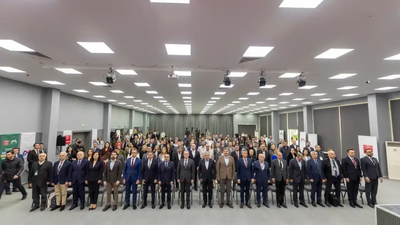 kiyi-kentlerinin-gelecegi-mersinde-masaya-yatirildi