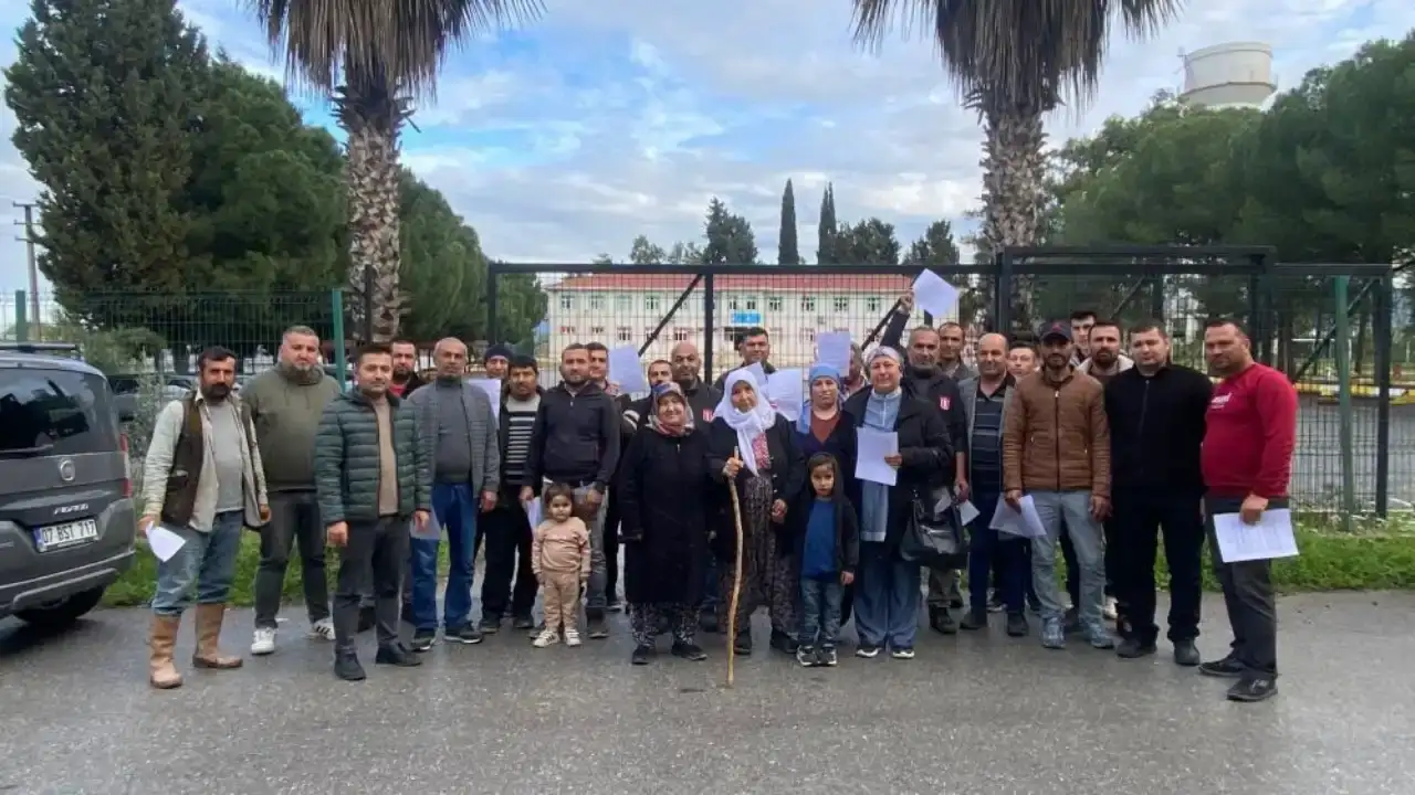 manavgatta-servis-krizi-yasaniyor-ogrenciler-traktor-ve-motosikletle-okula-gidiyor