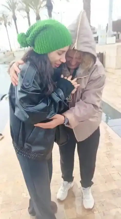 sidede-evlilik-yuzugunu-denize-dusurdu-dalgiclar-tarafindan-cikarildi