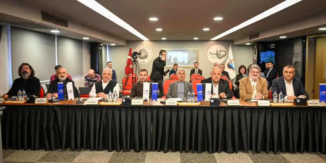 son-25-yilda-tarim-sektoru-8-kez-kuculse-de-antalya-direniyor