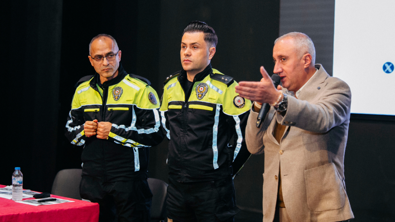 alanyada-belediye-soforlerine-guvenli-surus-egitimi