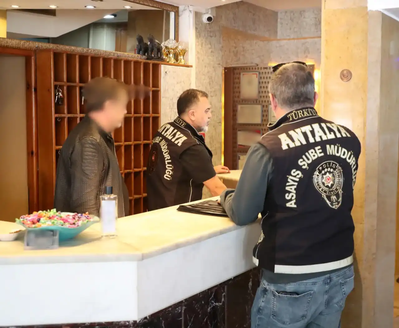 antalyada-konaklama-tesislerine-es-zamanli-denetim-1200-isletme-denetlendi