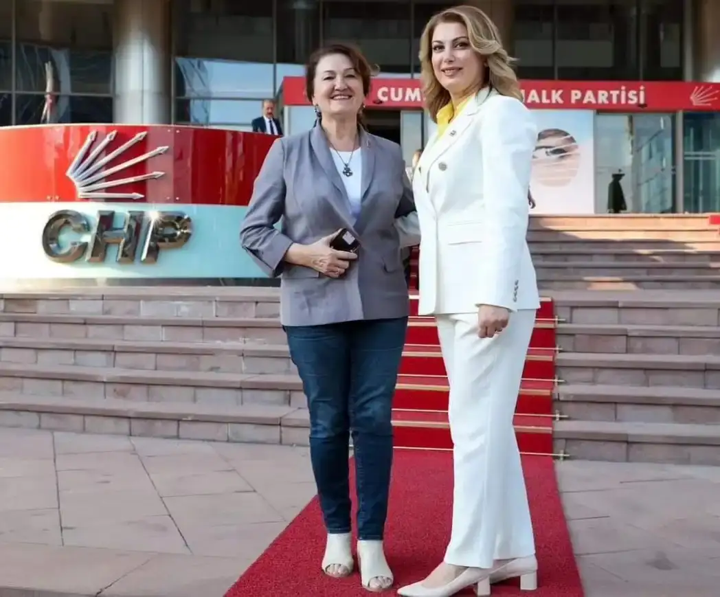 chp-antalya-kadin-kollari-baskani-fusun-cevik-karaman-oldu