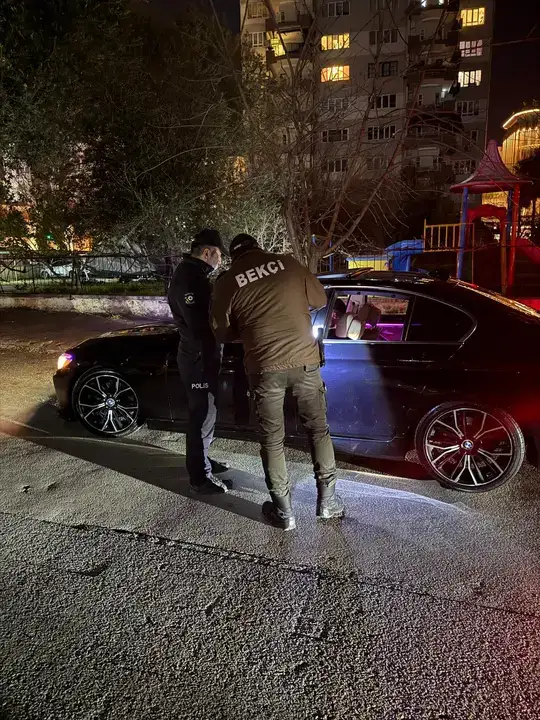 doner-bicakli-saldiri-olmustu-muratpasa-fenerde-gece-operasyonlari